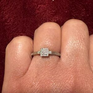 Dazzling Silver Cluster Ring